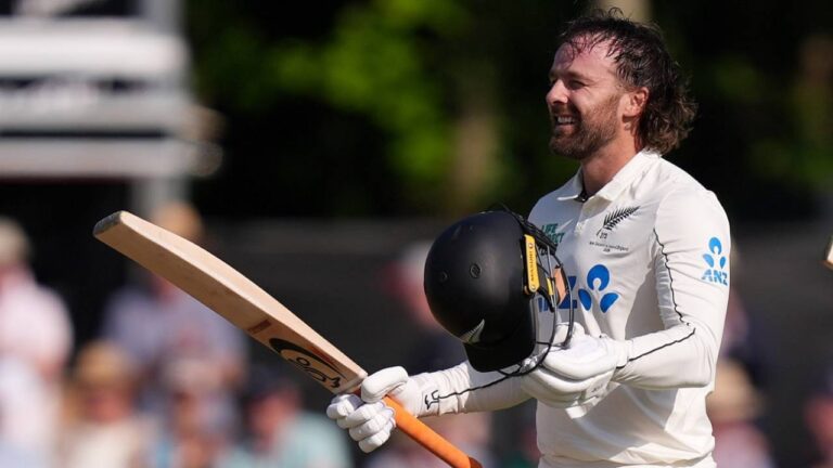 Blundell, Foxcroft and Smith give New Zealand vice-grip on Ireland Test – New Zealand Dominate Ireland in Belfast Test: Smith Stars with Six-For